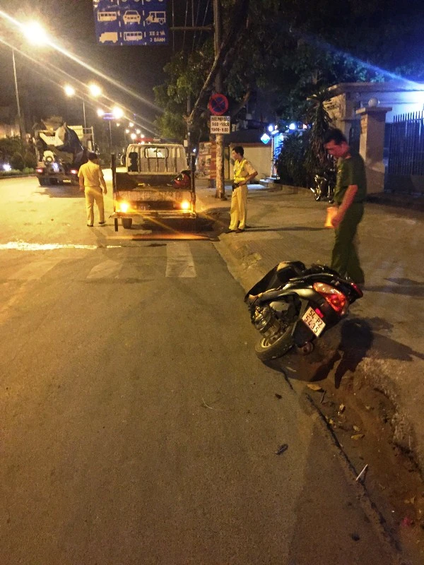 Xe ben bỏ chạy sau khi cán tử vong một thanh niên ảnh 1